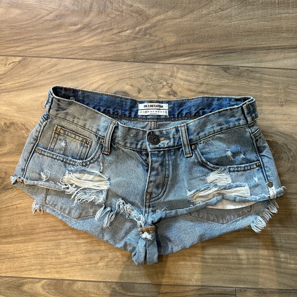 One Teaspoon Women's Ripped Jean Shorts - Light Blue size 24